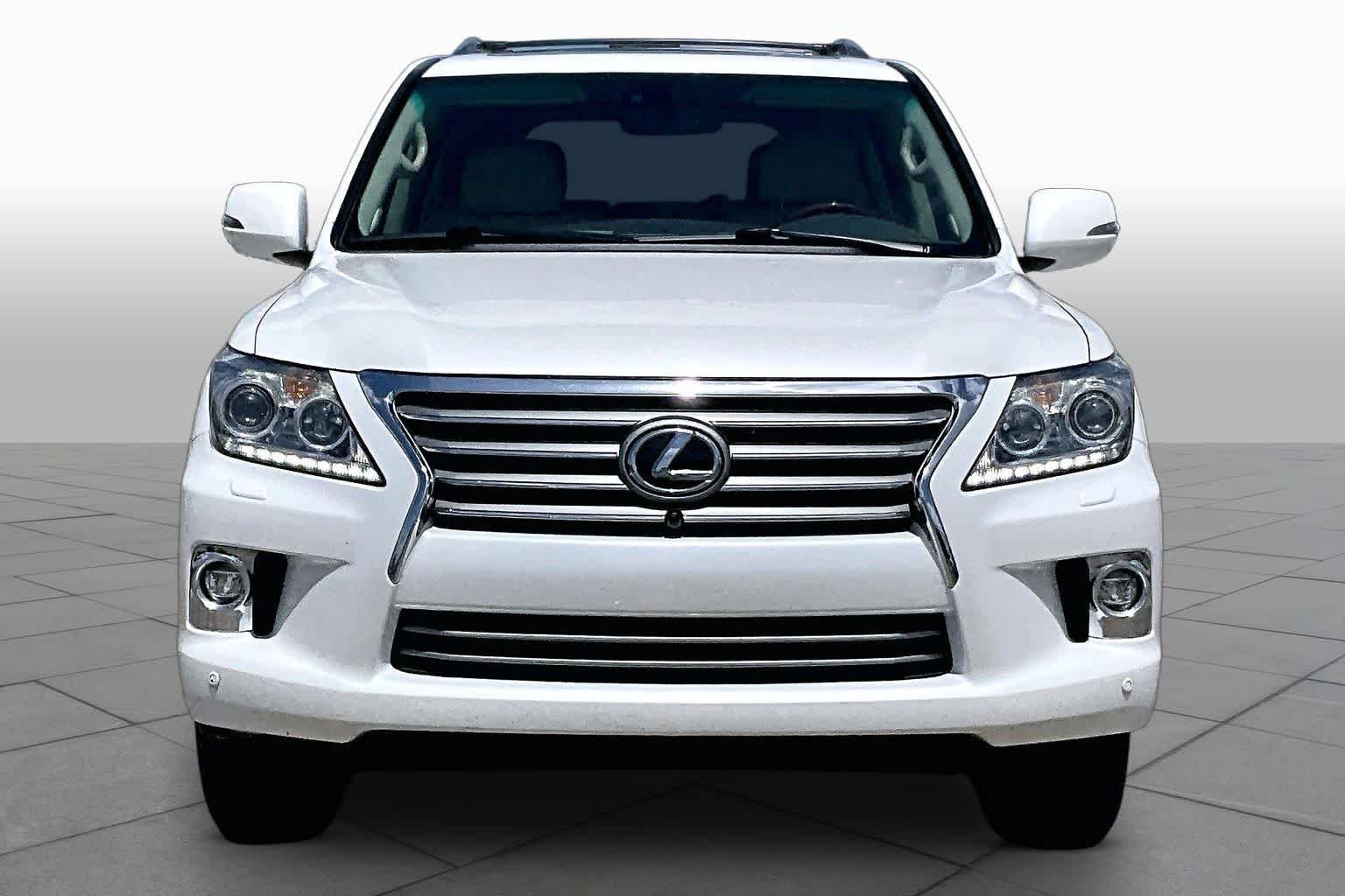Used 2014 Starfire Pearl Lexus  image 4