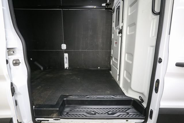 Used 2025  Ford Base image 17