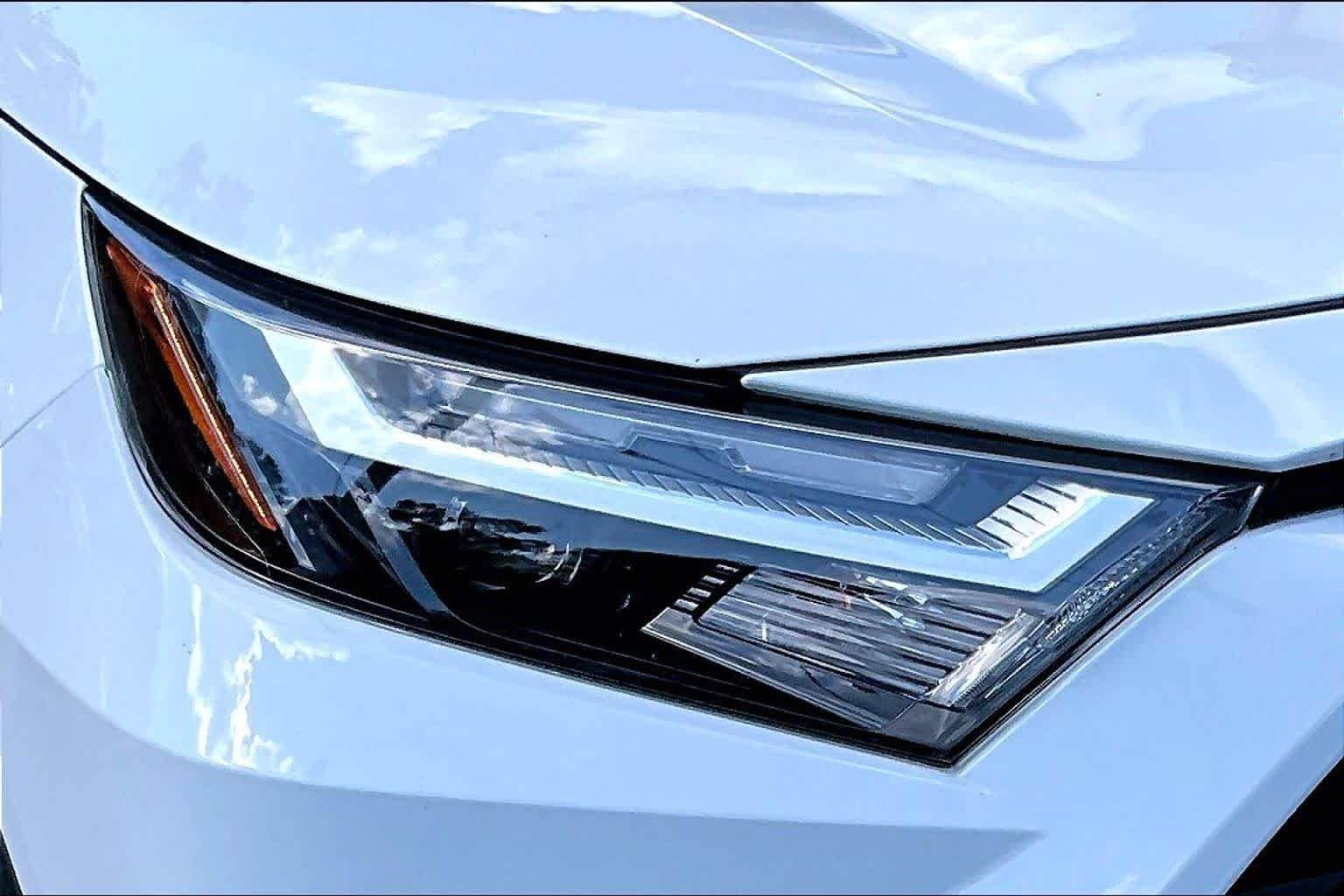 Used 2024 Ice Cap Toyota XLE image 30