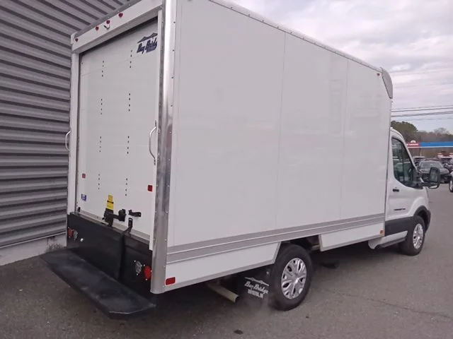 New 2026 Oxford White Ford Cutaway image 3