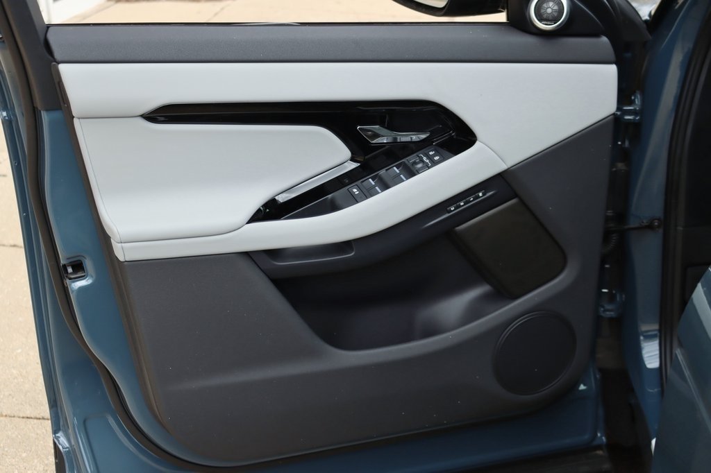 2026 LAND ROVER RANGE ROVER EVOQUE - Image 10