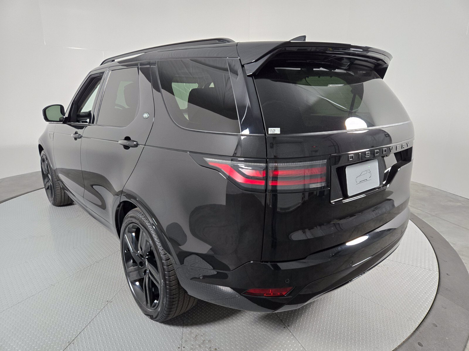 New 2026 Santorini Black Land Rover Dynamic SE image 17