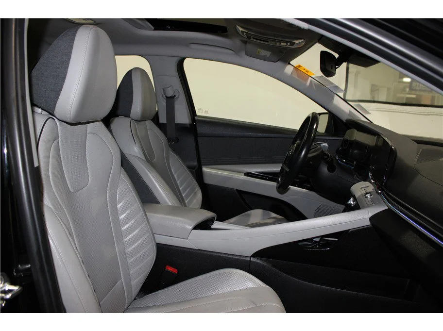 2023 Hyundai Elantra Limited - Photo 24