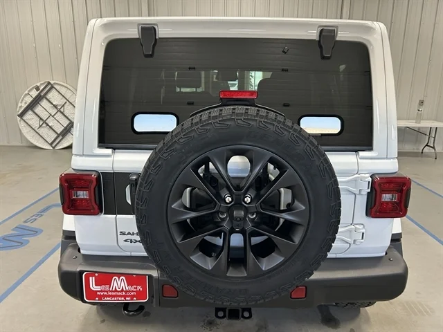 Used 2025 WHITE JEEP Backcountry image 6