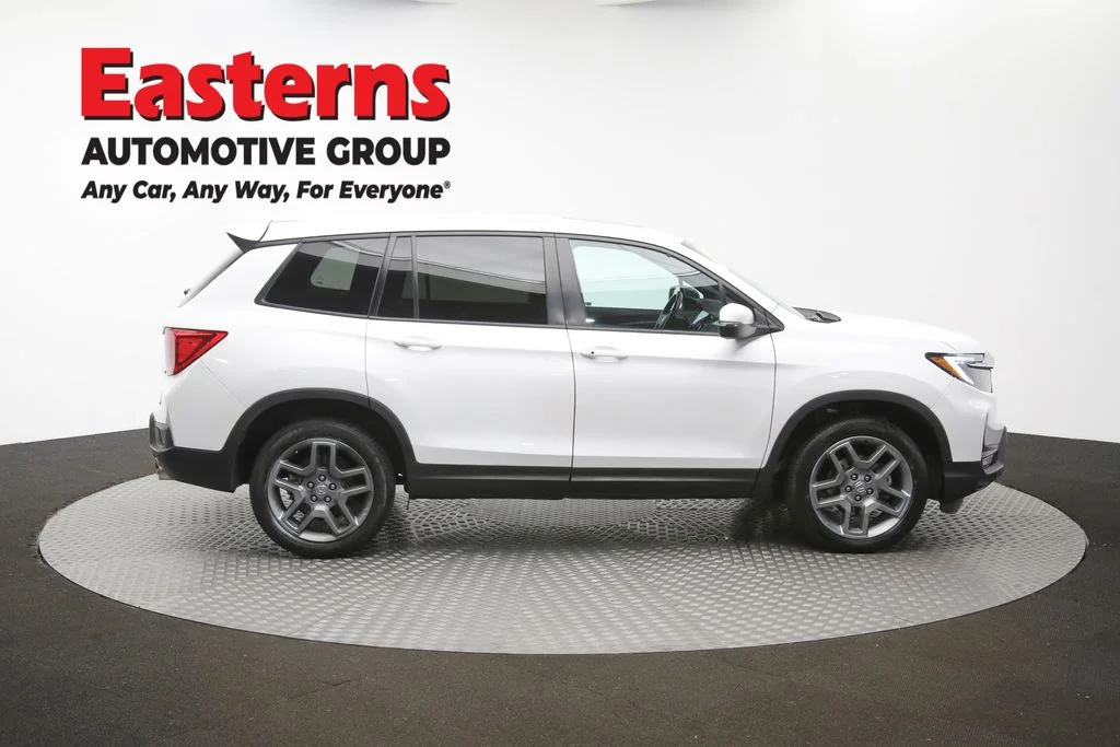 Used 2023 White Honda EX-L image 47