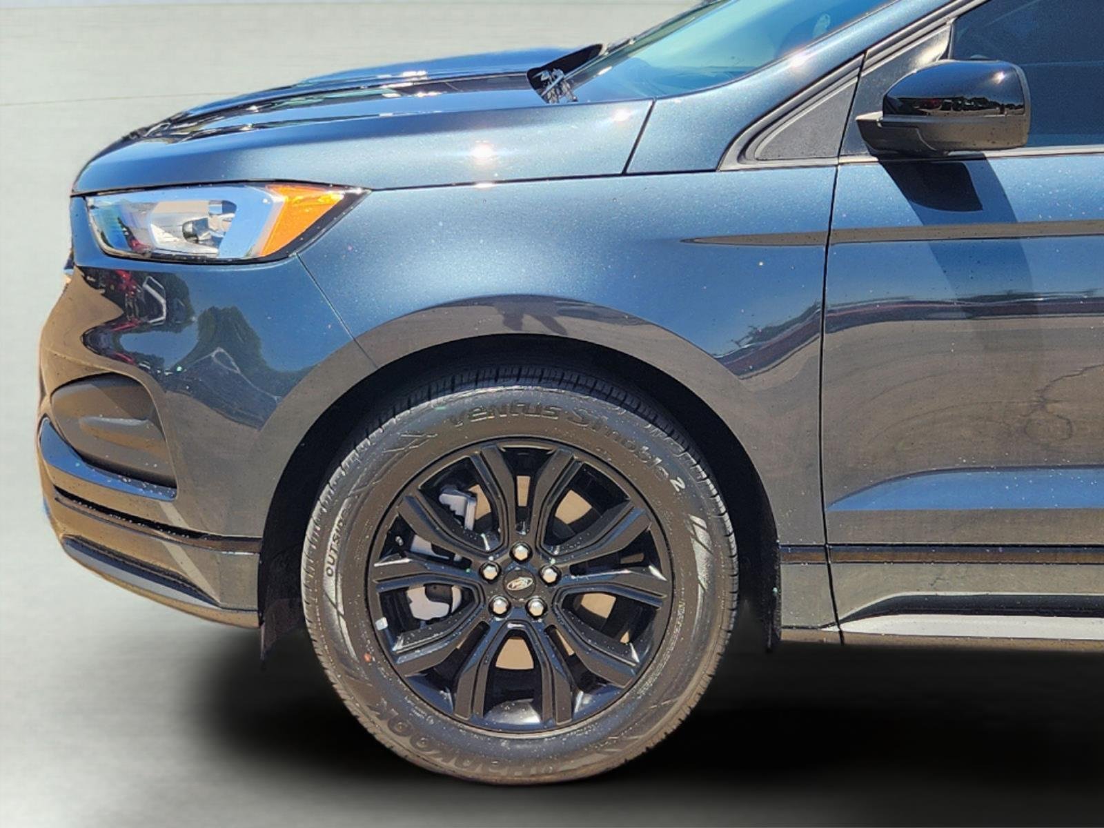 Used 2024 Stone Blue Ford SE image 8