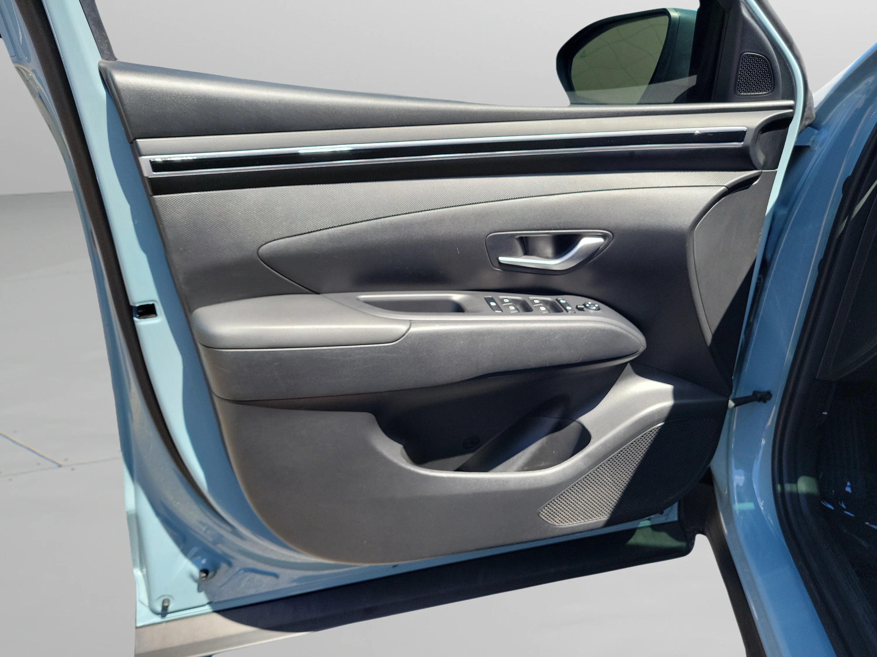 Used 2024 Blue Stone Hyundai SEL image 17