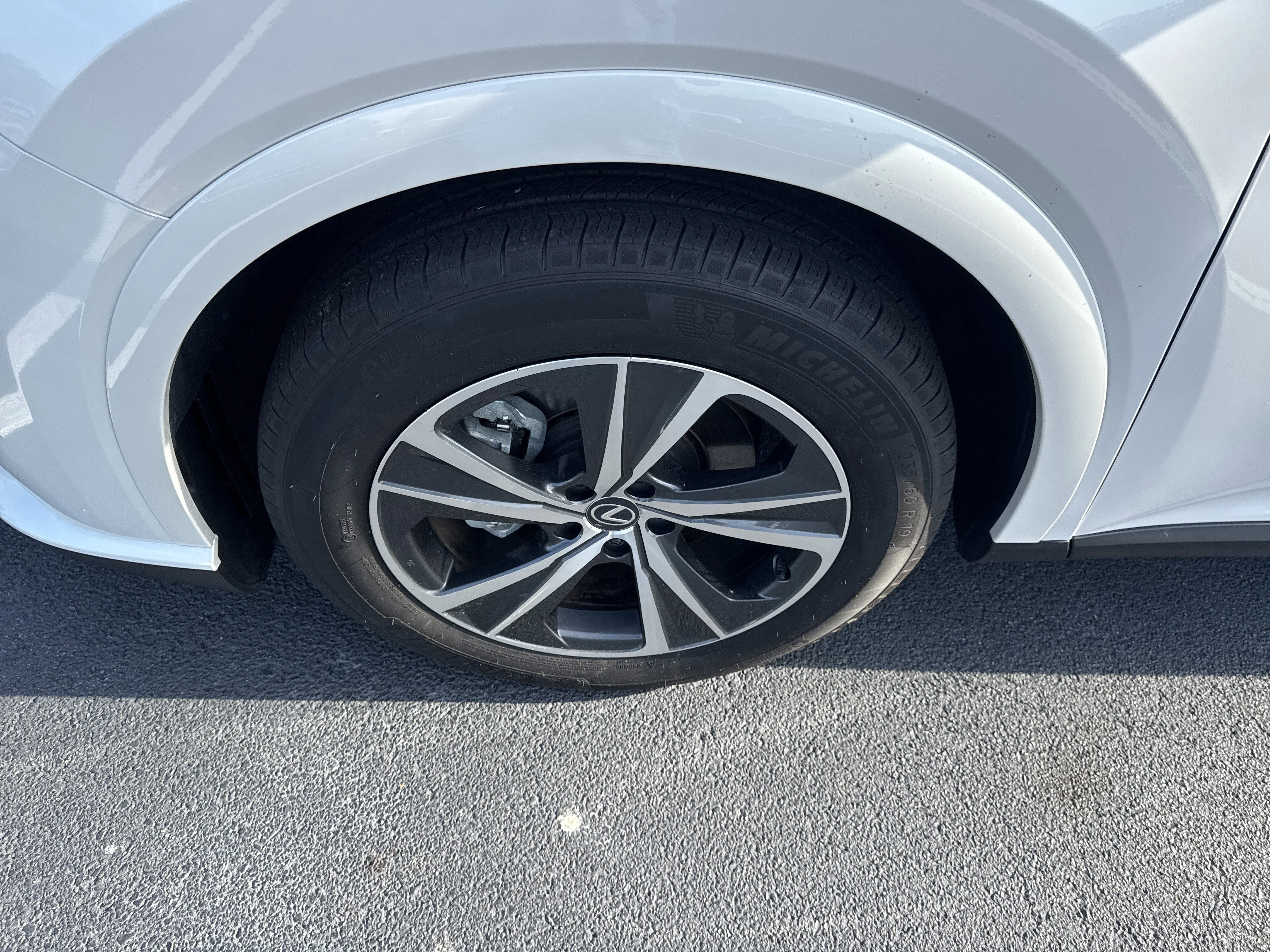 Used 2025  Lexus  image 9