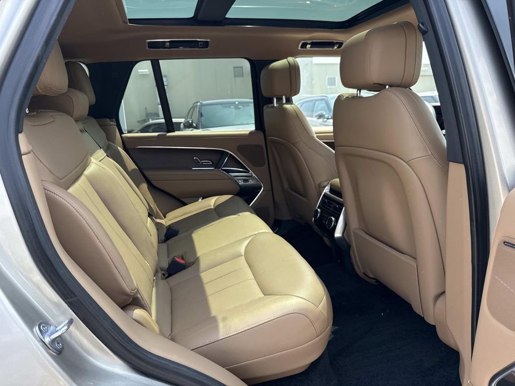 Used 2023 Blue Land Rover SE image 14