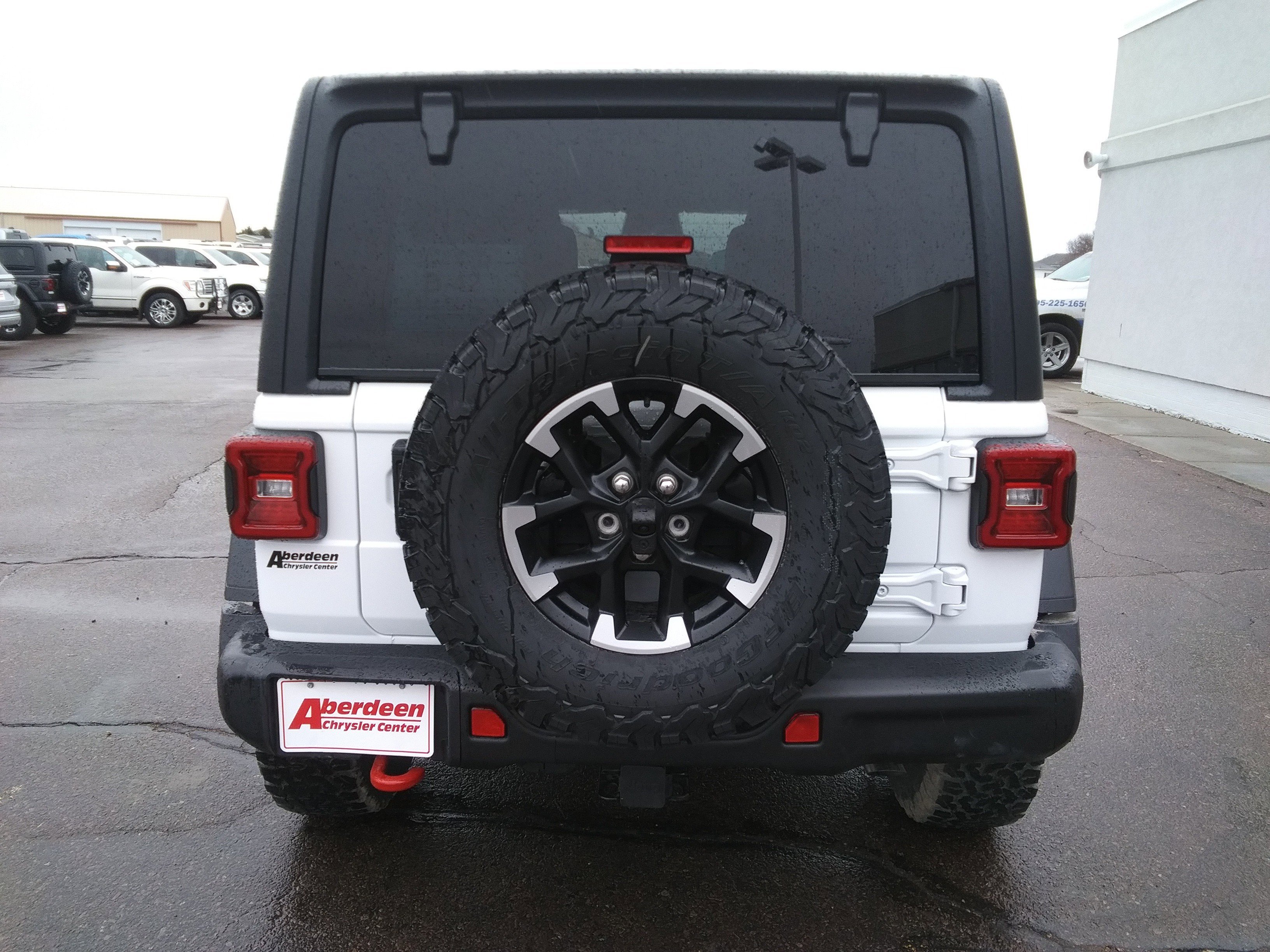 New 2026 Bright White Clear-Coat Exterior Paint Jeep Rubicon image 6