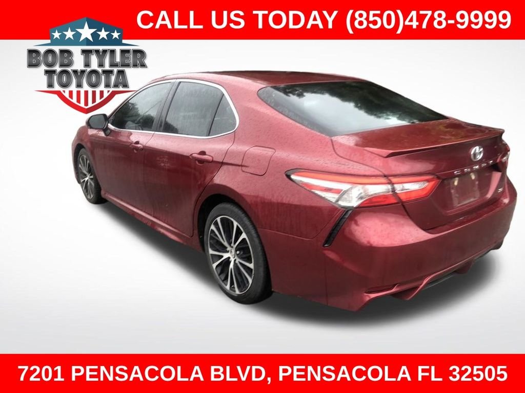 Used 2018 Red Toyota SE image 1