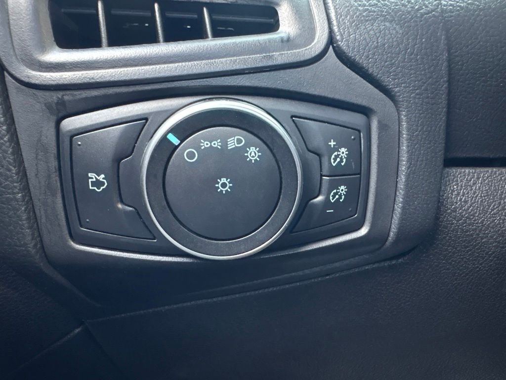 2018 Ford Focus S - Photo 26