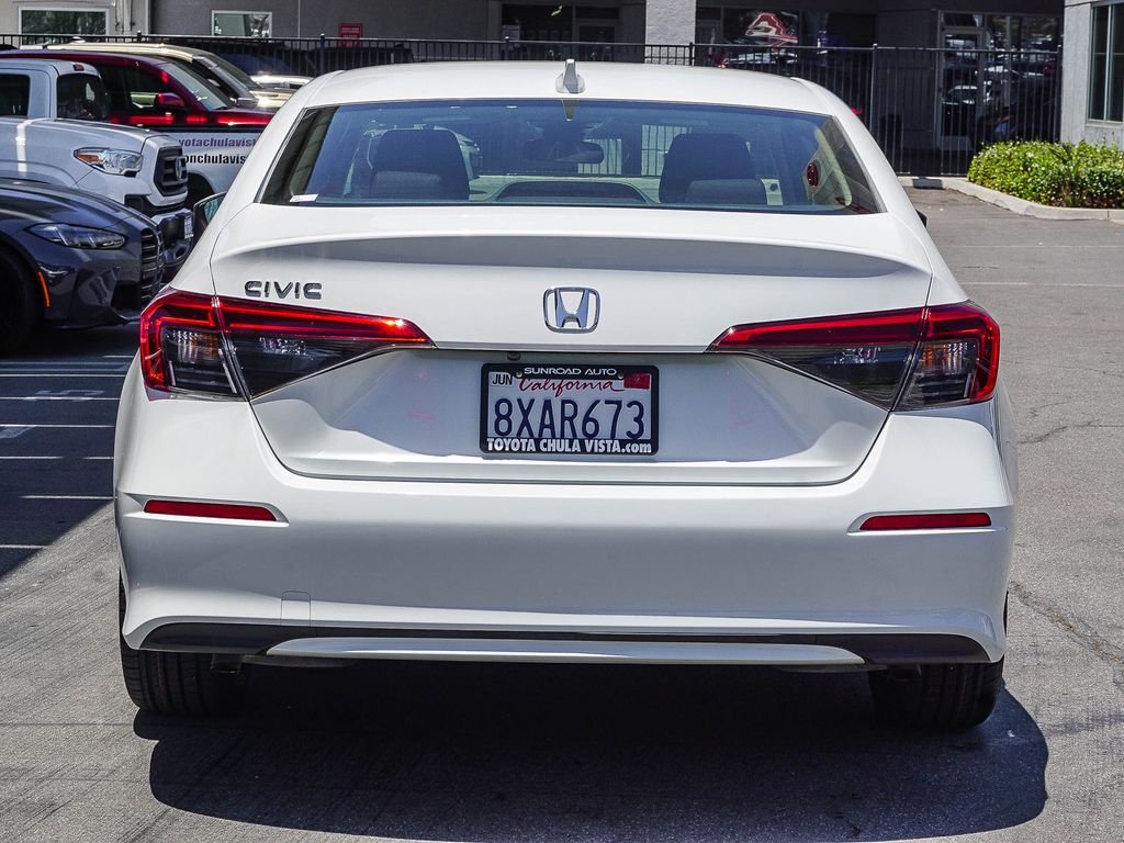 Used 2022 White Honda EX image 5