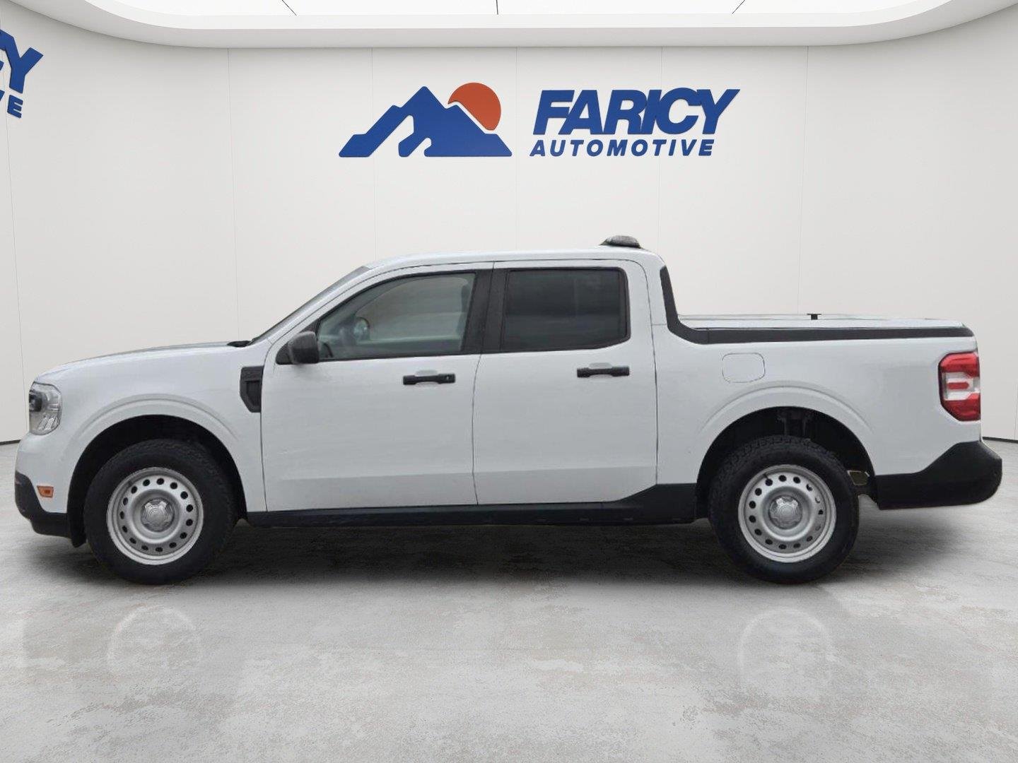 Used 2022 Oxford White Ford XL image 2