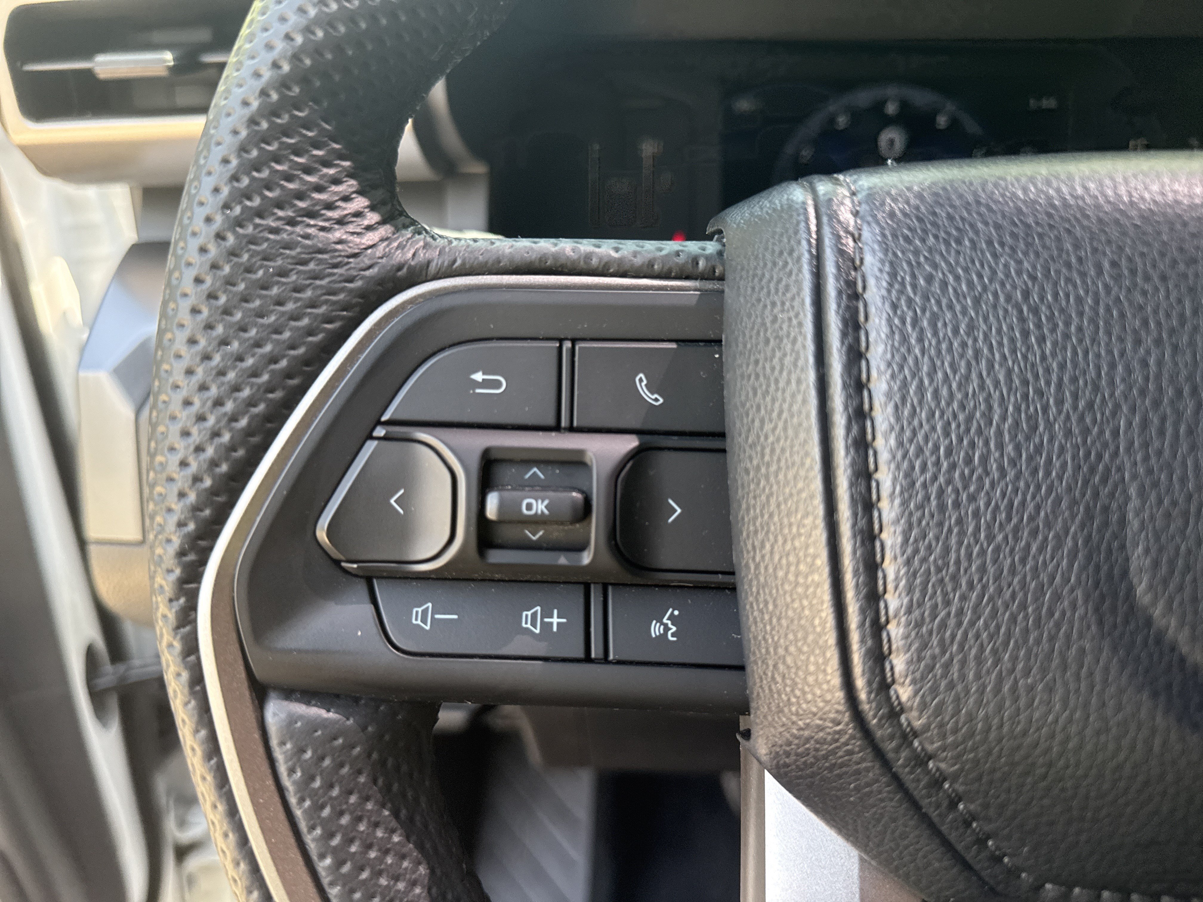 Used 2024 Ice Toyota SR5 image 25