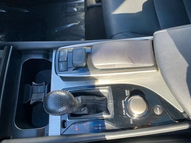Used 2015 White Lexus 350 image 32