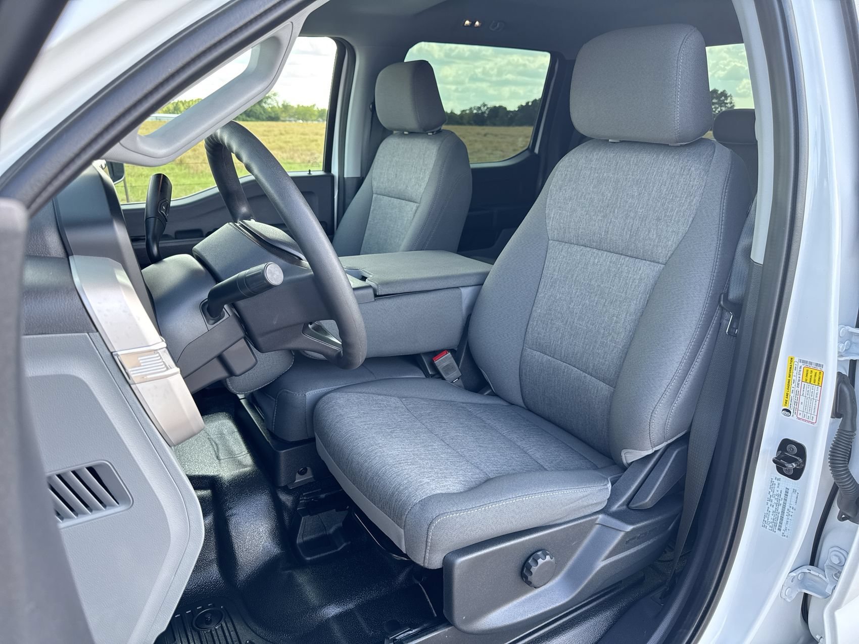 Used 2025 Oxford White Ford XL image 11