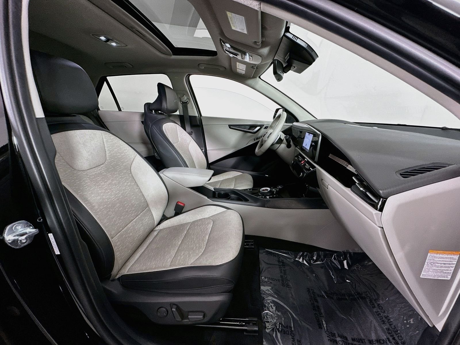 Used 2024 Aurora Black Kia Wave image 30