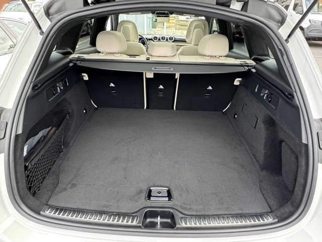 New 2026 Polar White Mercedes-Benz GLC 300 image 6