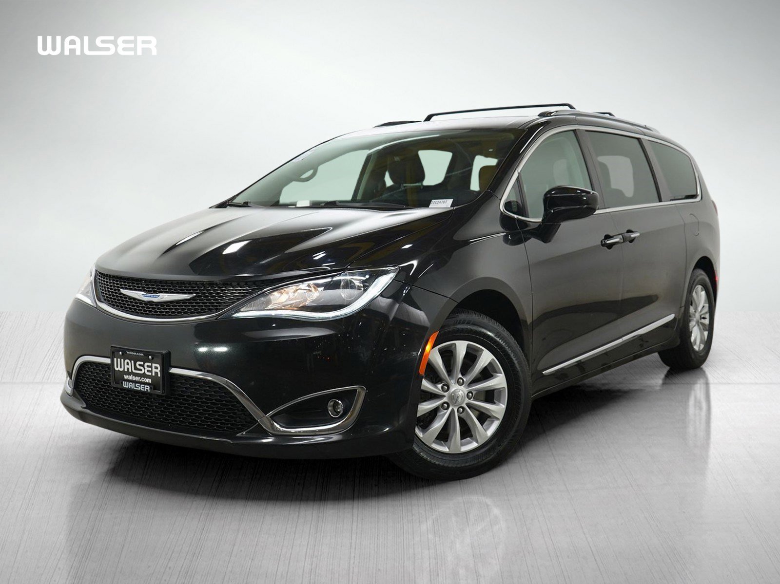 2018 Chrysler Pacifica Touring L Plus's photo