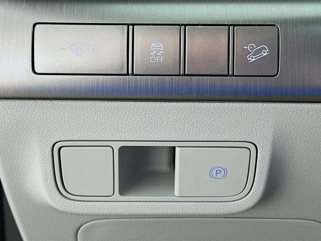 New 2026 Black Hyundai SEL Premium image 19