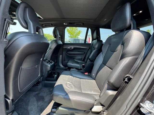 Used 2020 Black Volvo T6 Momentum image 36