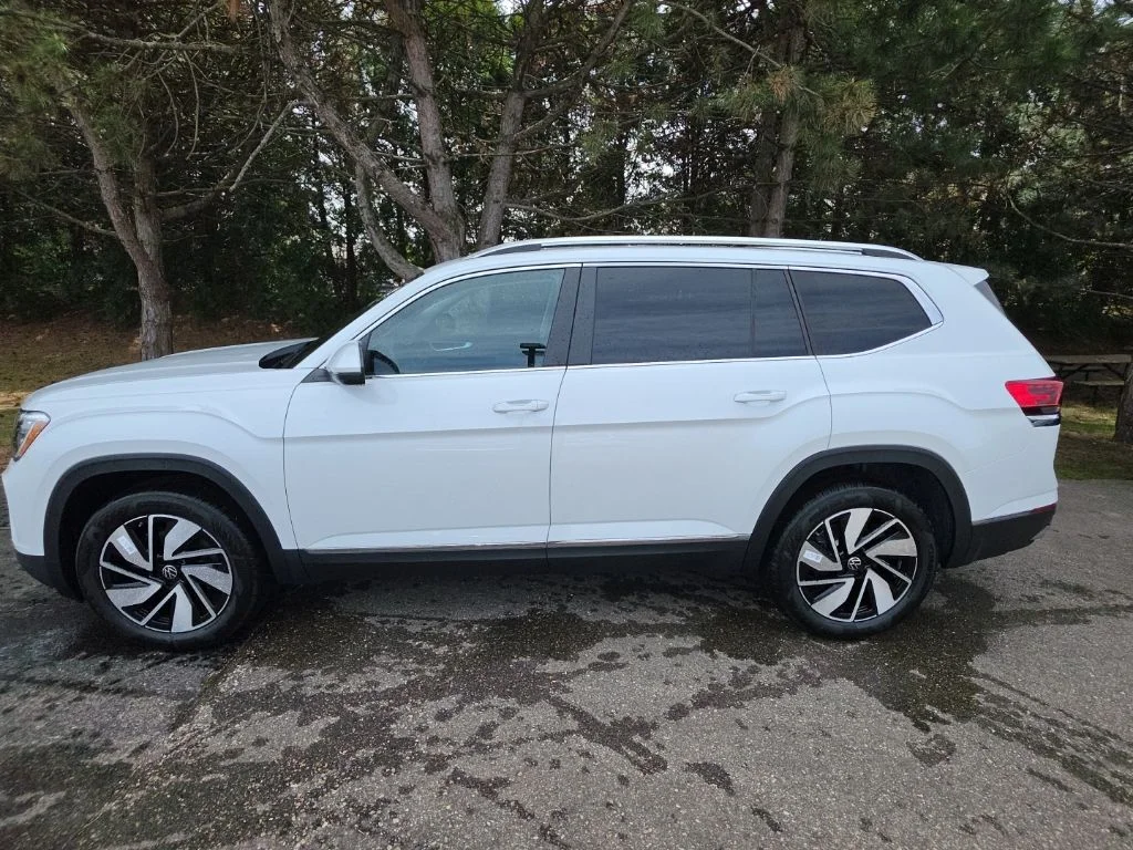 New 2026 Opal White Pearl Volkswagen 2.0T SEL image 2