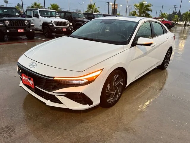 Used 2024 White Hyundai Limited image 3