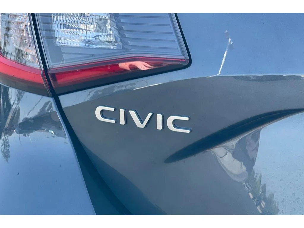 Used 2025 METEORITE GRAY METALLIC Honda Sport image 17