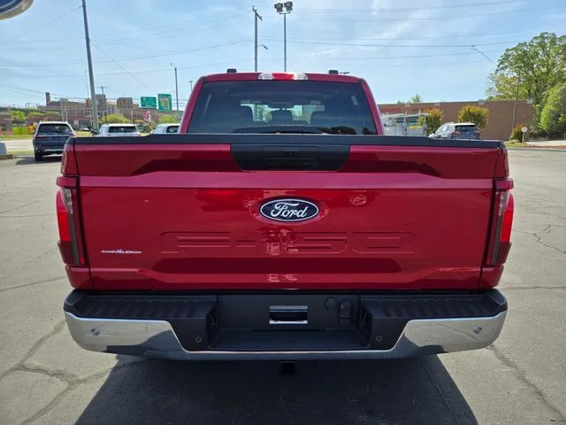 Used 2025 Red Ford XLT image 7