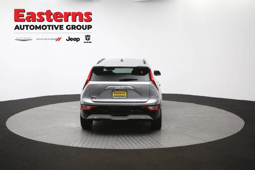 Used 2023 Gray Kia Wind image 39