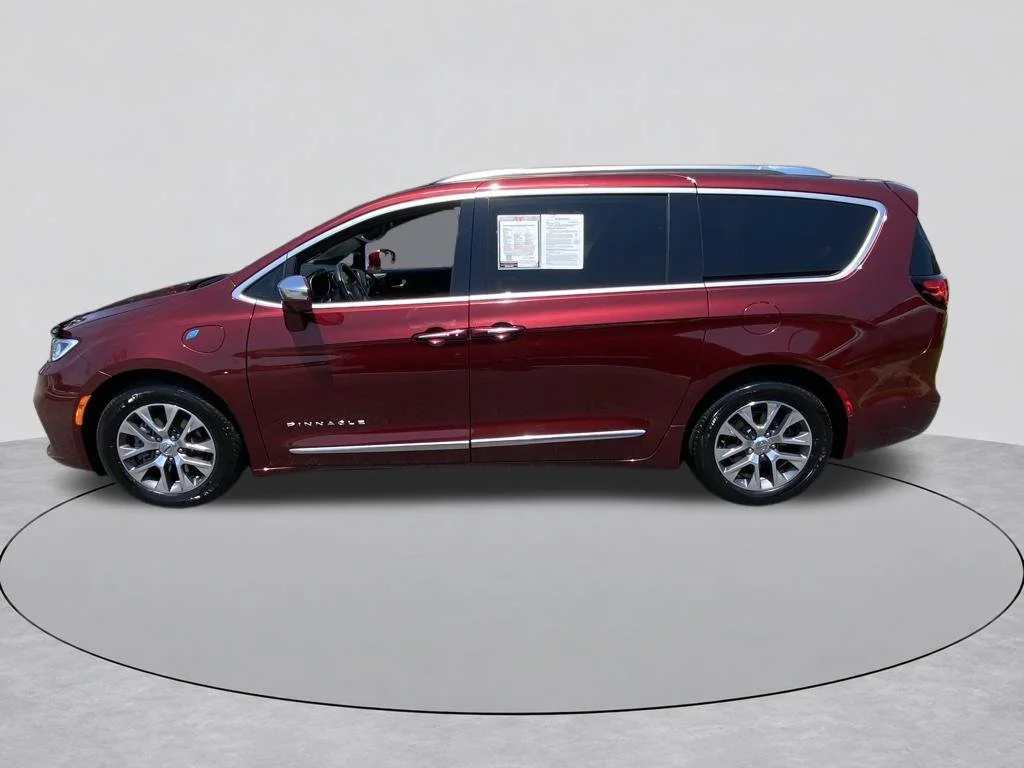 Used 2021 Red Chrysler Pinnacle image 3