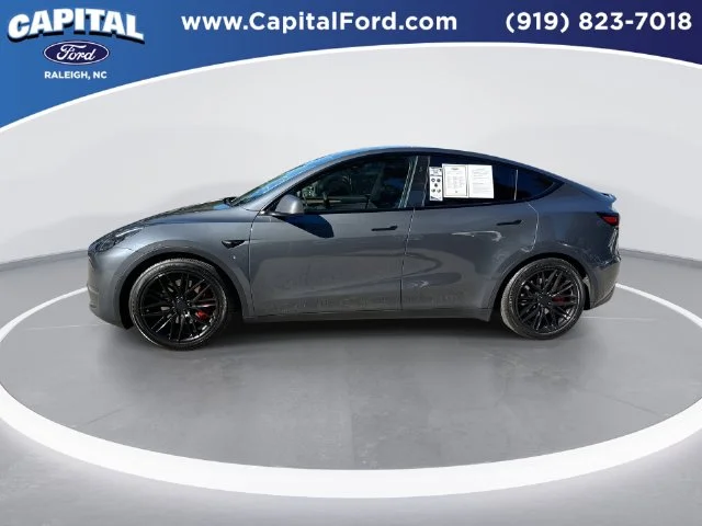 Used 2023  Tesla Performance image 5