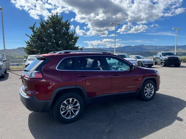 Used 2019 Velvet Red Pearlcoat Jeep Latitude Plus image 7