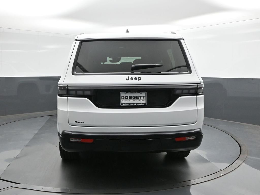 New 2026 Bright White Clear-Coat Exterior Paint Jeep Limited Reserve image 5
