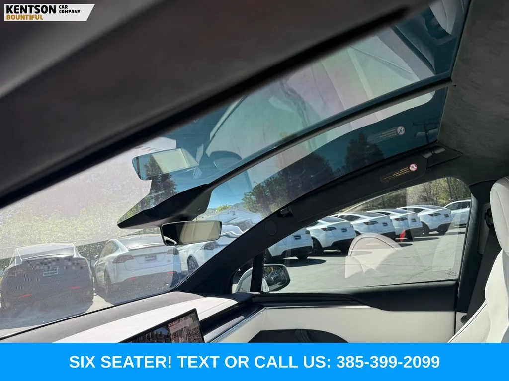 Used 2022 White Tesla Plaid image 31