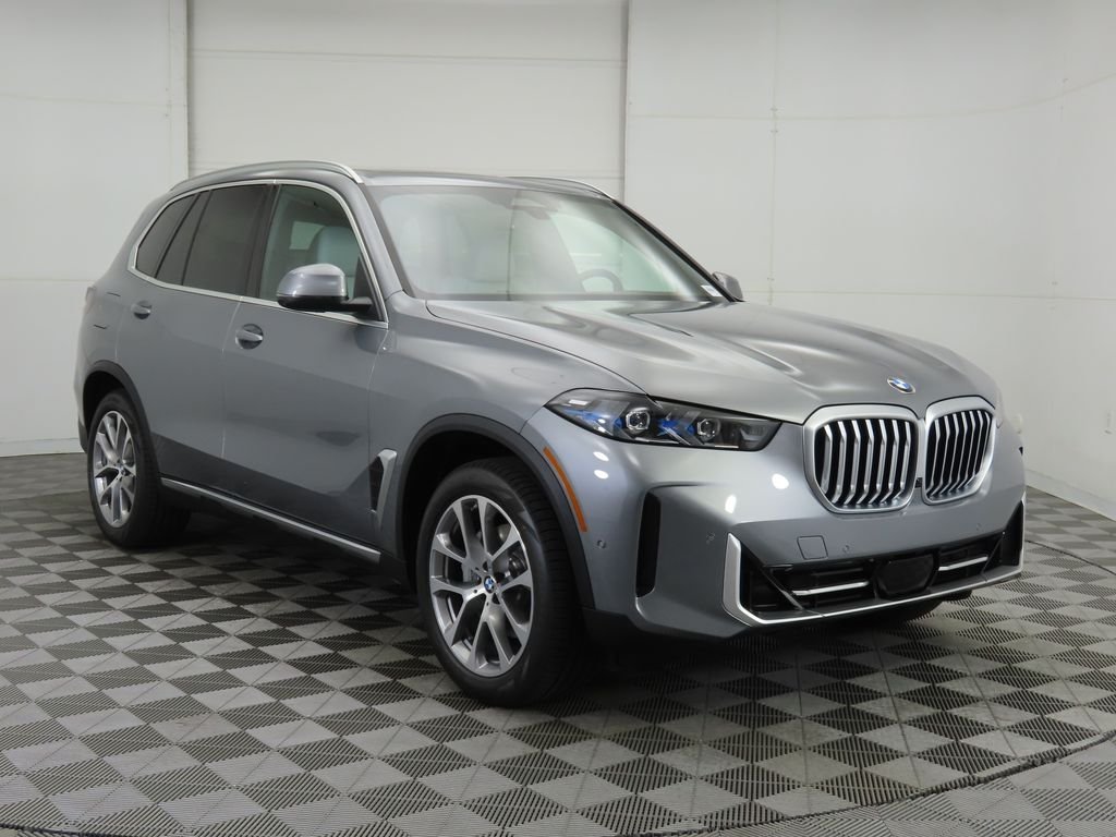 Used 2026 Gray Metallic BMW sDrive40i image 3