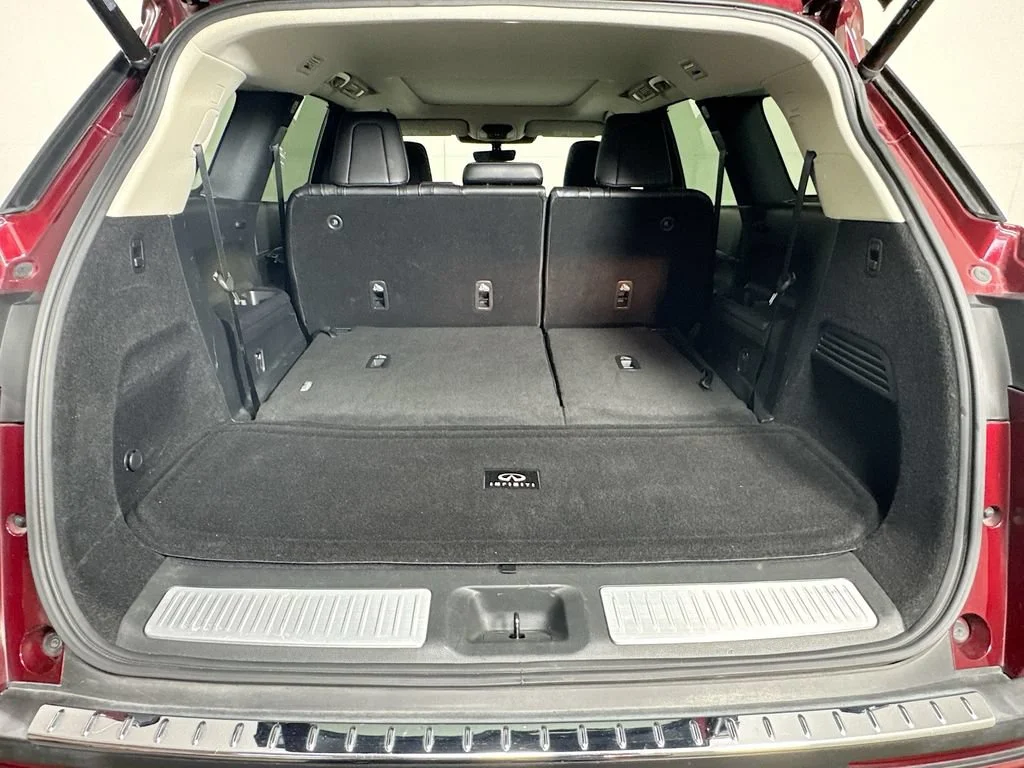 Certified Used 2023 Red INFINITI LUXE image 33