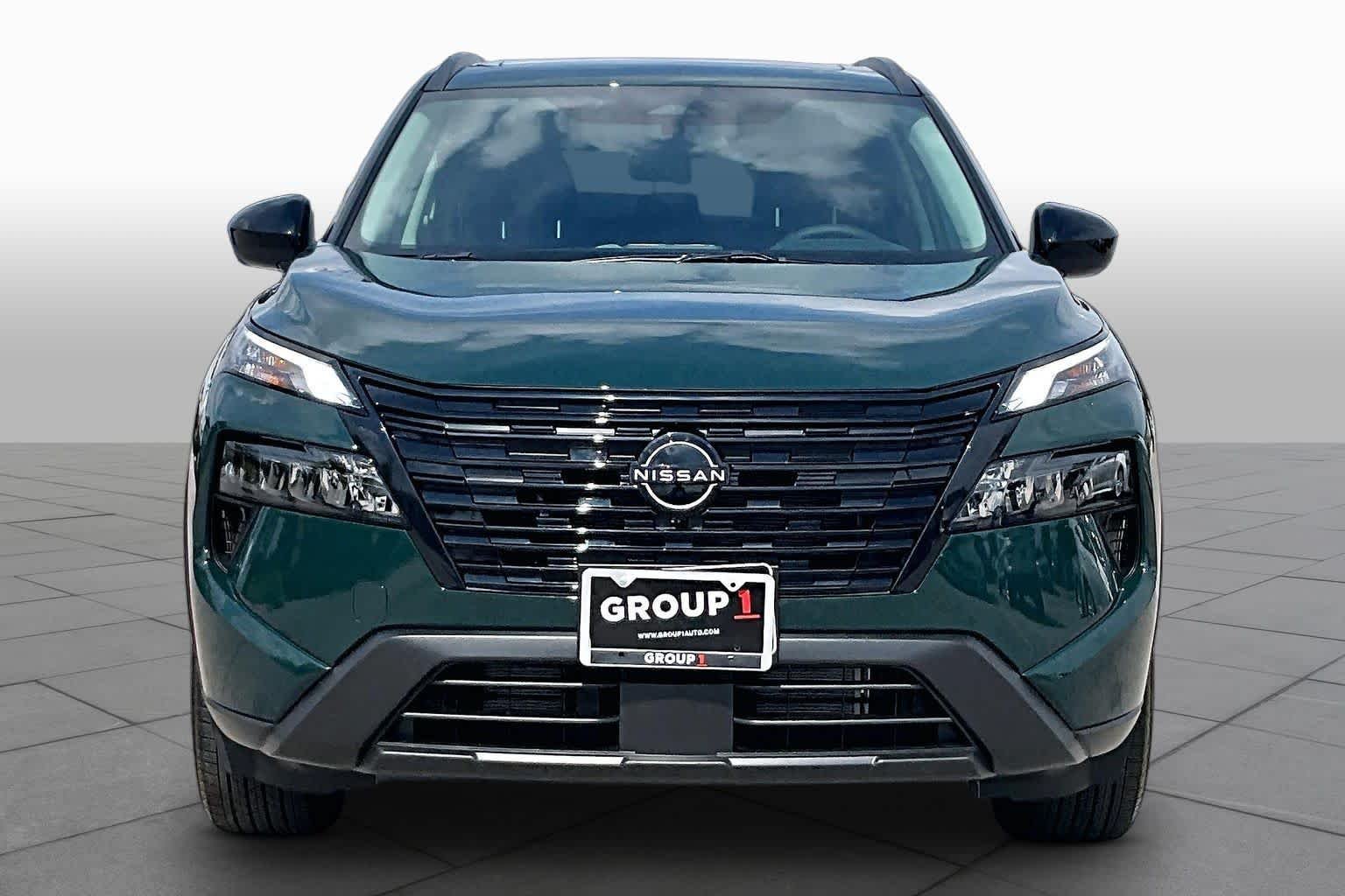 New 2027 Obsidian Green Pearl Nissan Dark Armor image 3
