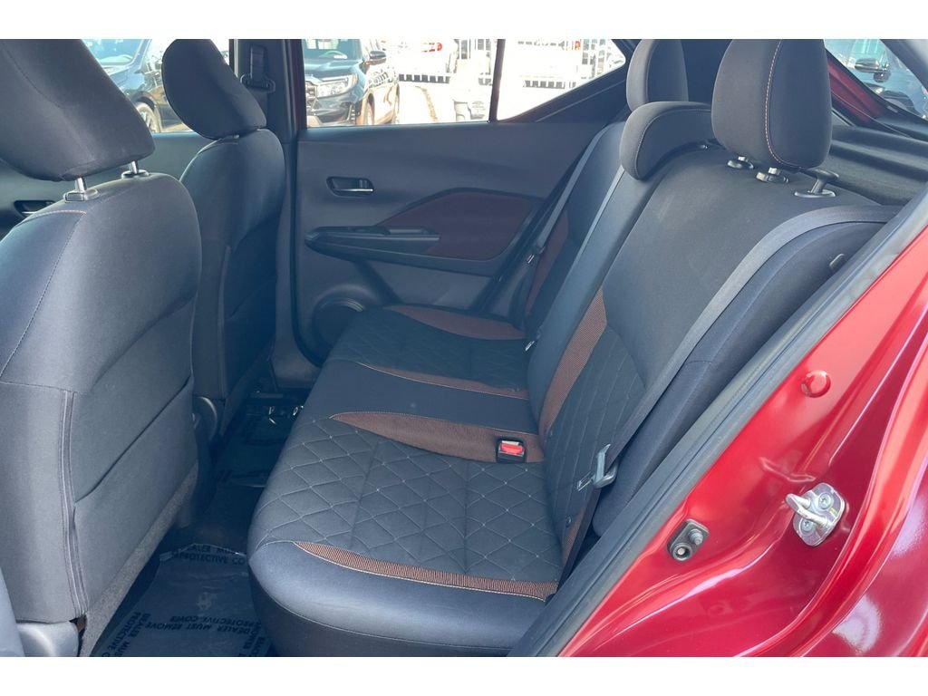 Used 2018 Cayenne Red/Super Black Nissan SR image 15