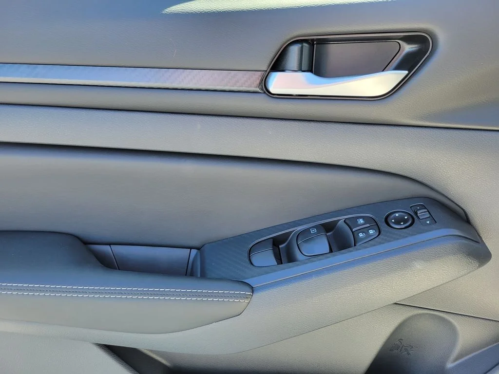New 2026 Gray Nissan 2.5 SV image 27