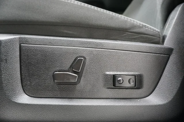 Used 2024  Ram Big Horn image 17