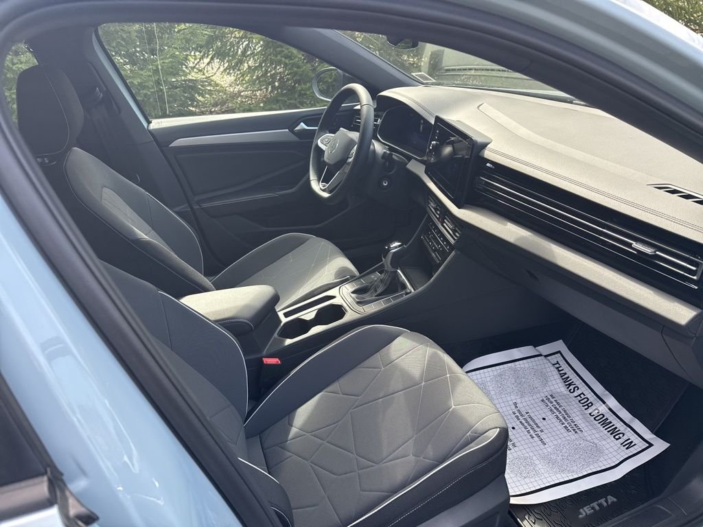 2025 Volkswagen Jetta Sport - Photo 14