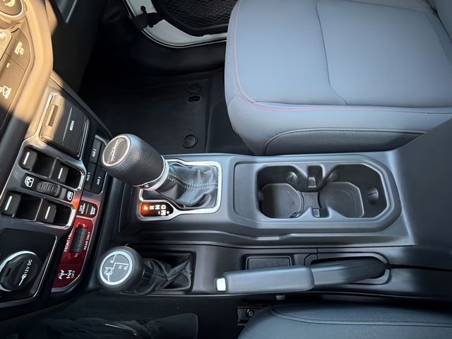 Used 2024 White Jeep Rubicon image 27