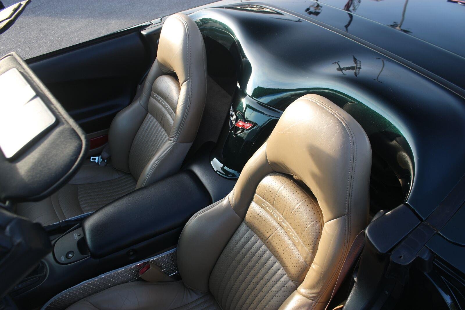 Used 2000 Bowling Green Metallic Chevrolet 2dr Convertible image 14