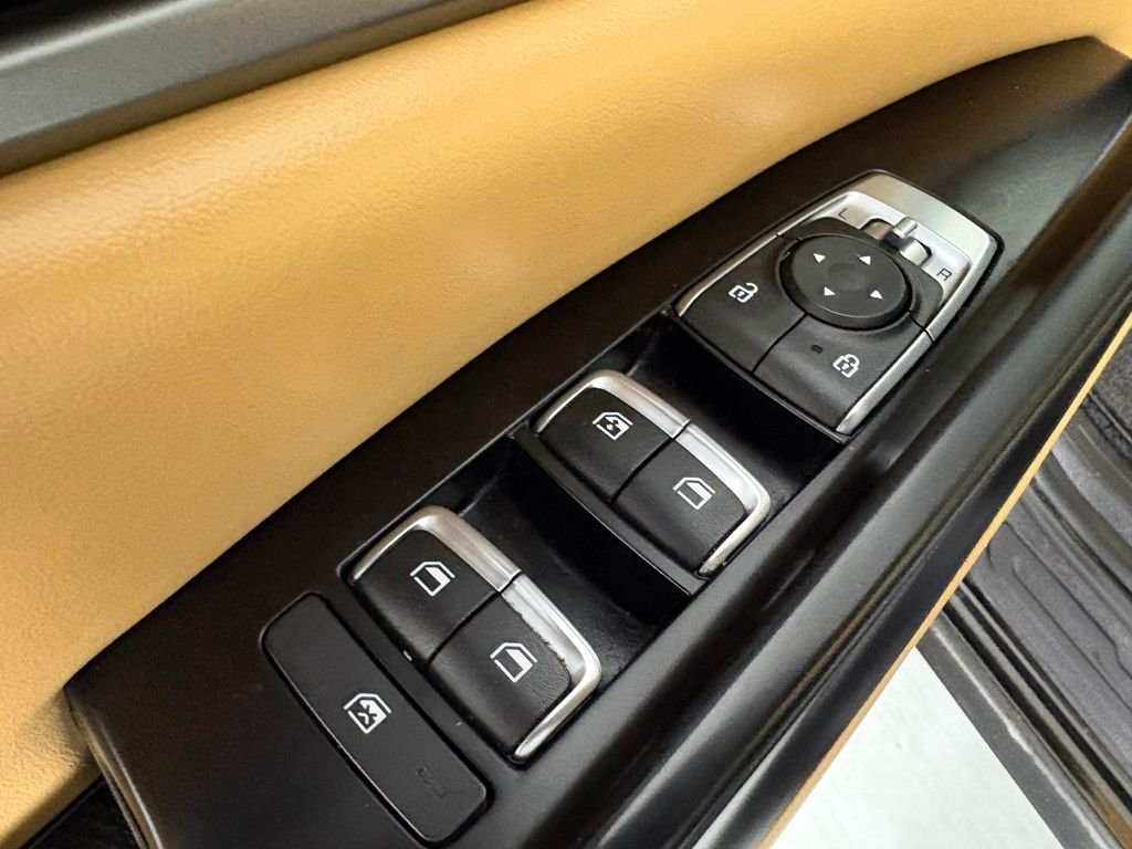 Used 2022 Black Kia LXS image 19