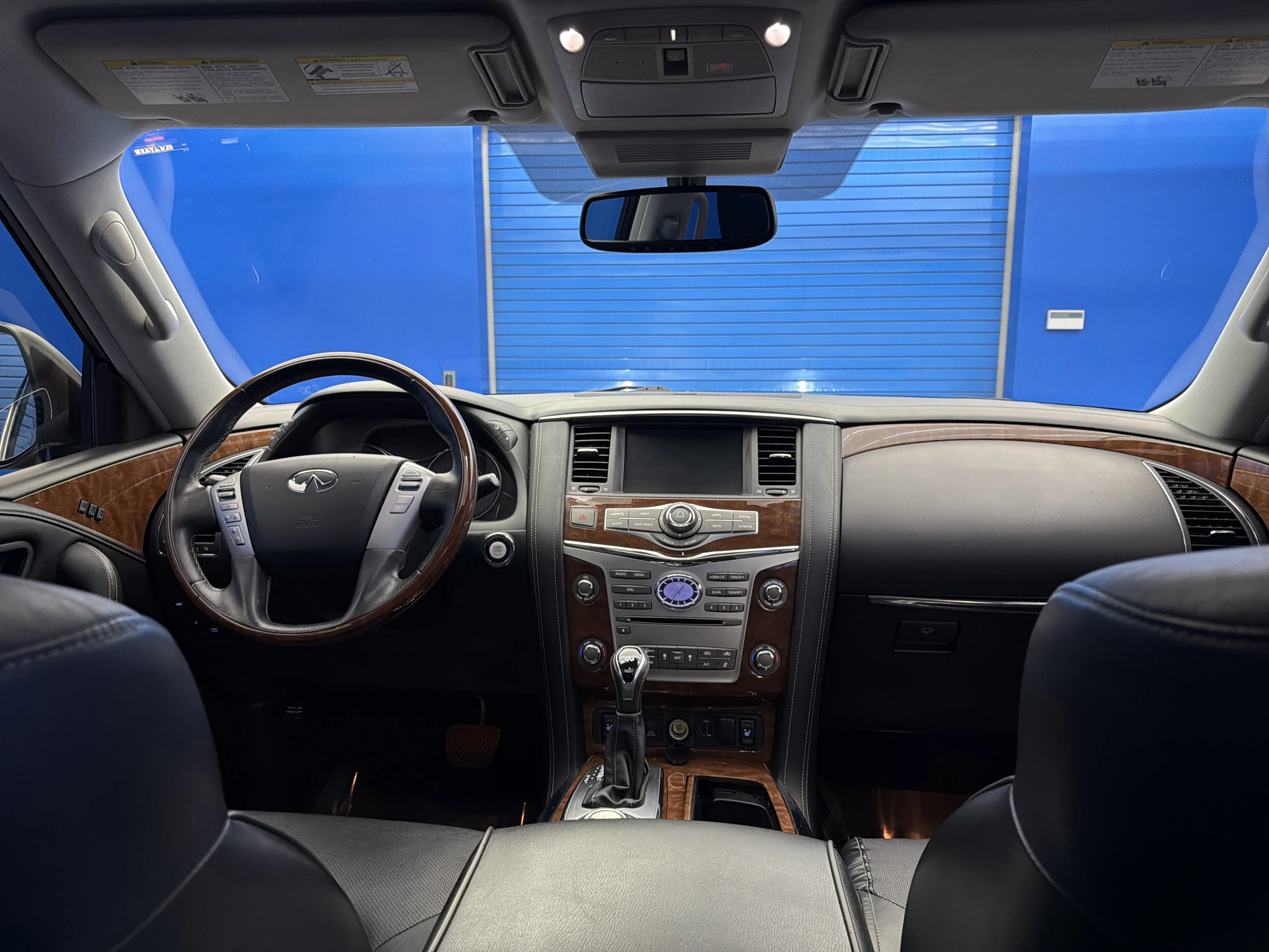 Used 2019 Liquid Platinum INFINITI LUXE image 30