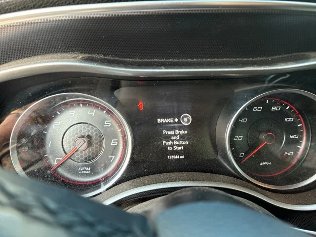 Used 2016 Silver Dodge SXT image 9