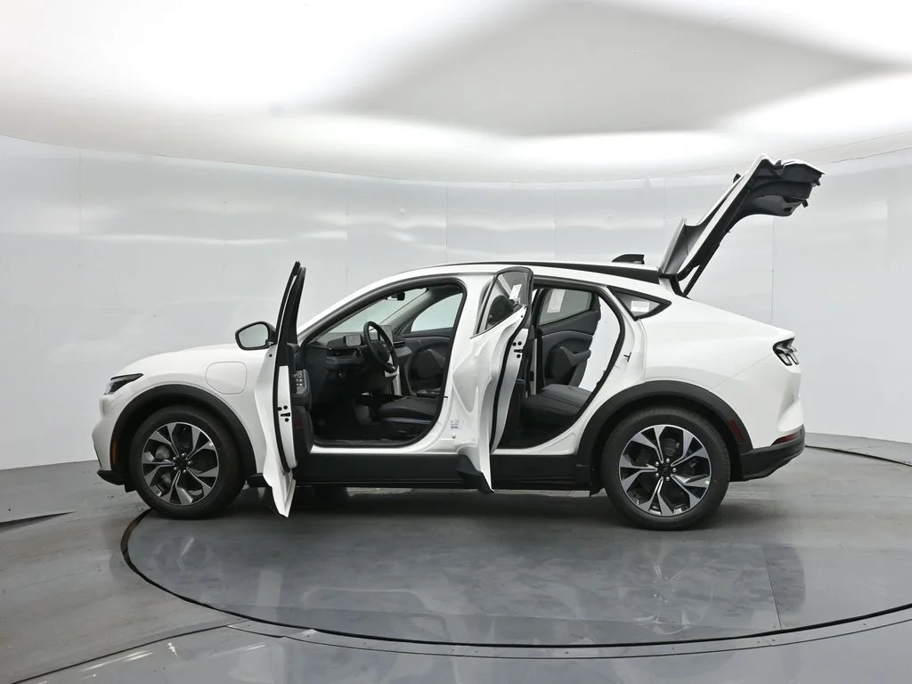 New 2026 Star White Metallic Tri-coat Ford Select image 32