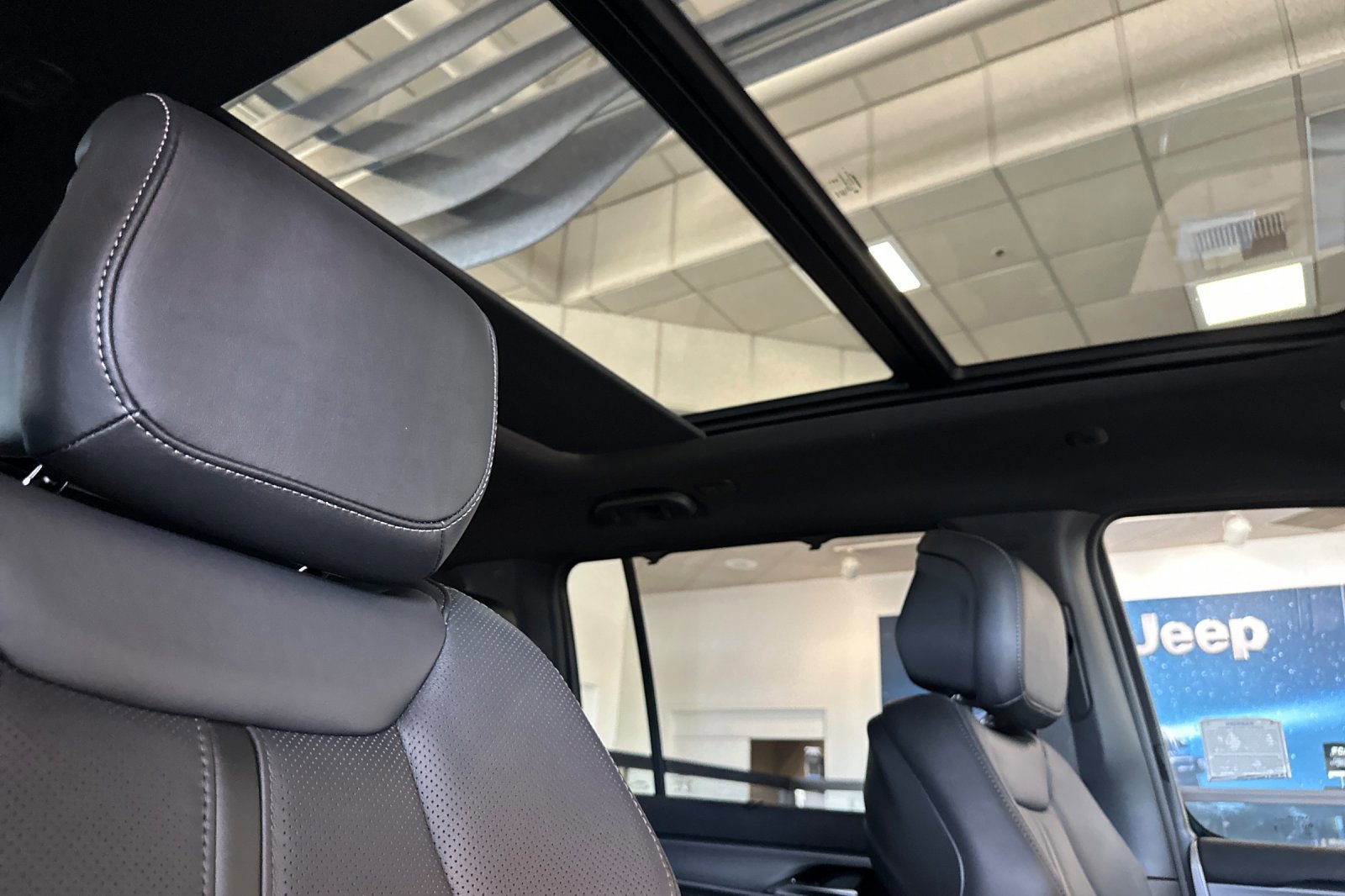 New 2026 High Gloss Black Jeep Limited Reserve image 18